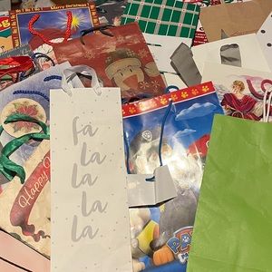 32 Piece Gift Bag Assortment